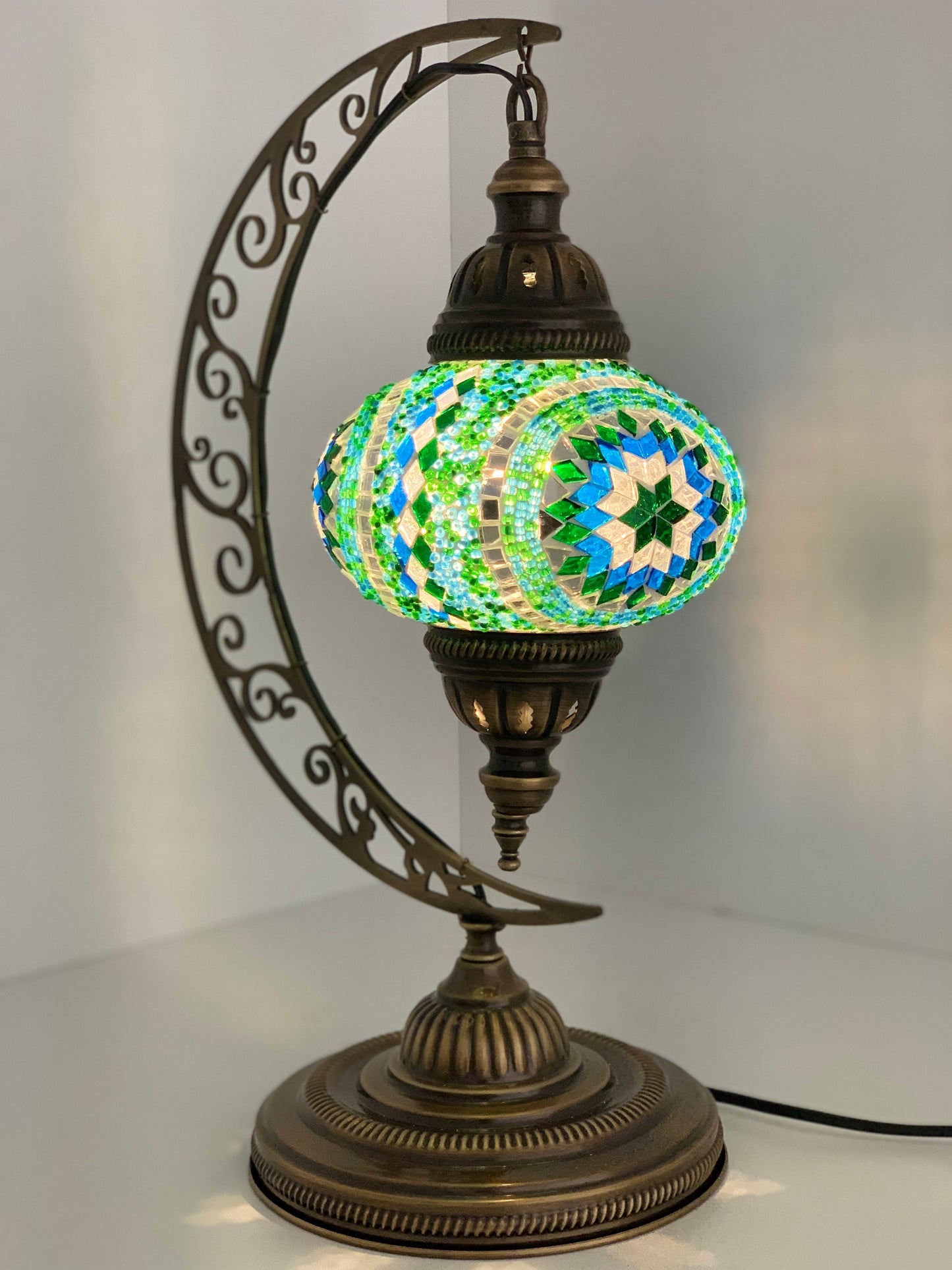 Moon Shape  Table Lamp with No3 (Large) Globe