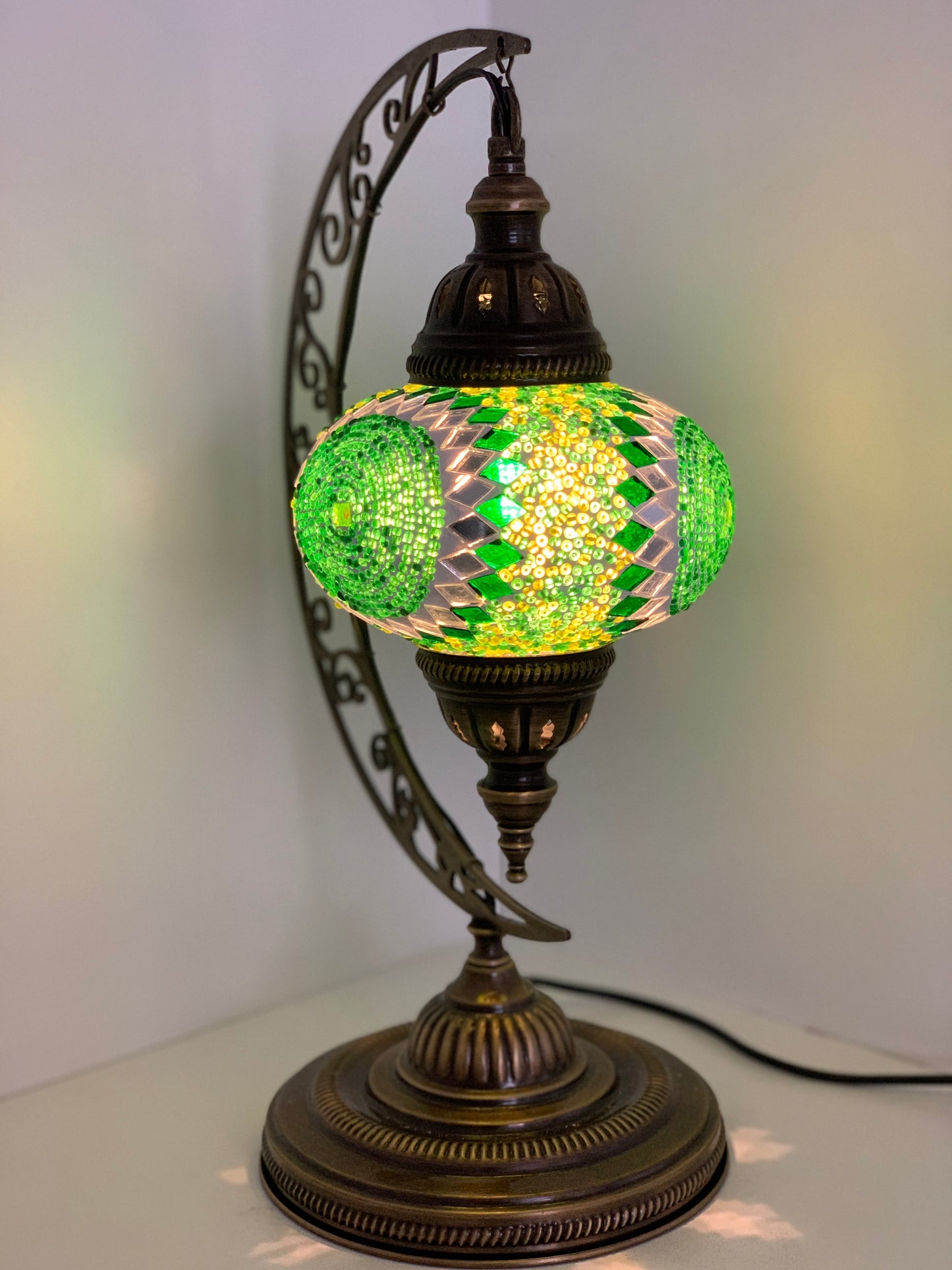 Moon Shape  Table Lamp with No3 (Large) Globe